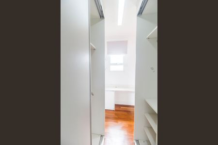 Apartamento para alugar com 156m², 3 quartos e 3 vagas Apartamento para alugar com 156m², 3 quartos e 3 vagasCloset da suíte