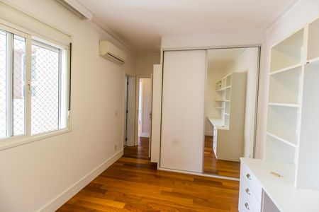 Apartamento para alugar com 156m², 3 quartos e 3 vagas Apartamento para alugar com 156m², 3 quartos e 3 vagasSuíte 3