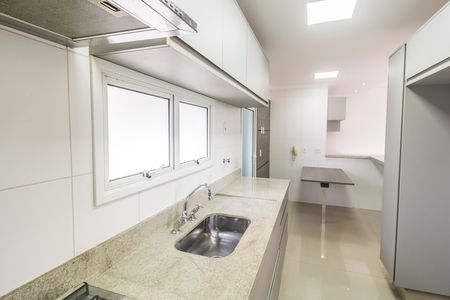 Apartamento para alugar com 156m², 3 quartos e 3 vagas Apartamento para alugar com 156m², 3 quartos e 3 vagasCozinha