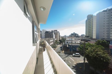 Apartamento para alugar com 77m², 2 quartos e 1 vagavaranda suite 