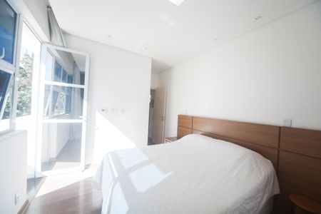 Apartamento para alugar com 77m², 2 quartos e 1 vagaSuíte