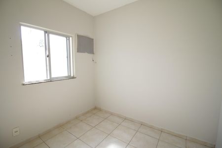 Quarto 1 de apartamento para alugar com 2 quartos, 52m² em Jacarepaguá, Rio de Janeiro