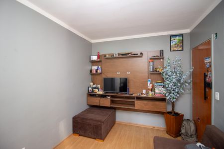 Sala de apartamento à venda com 2 quartos, 50m² em Cabral, Contagem