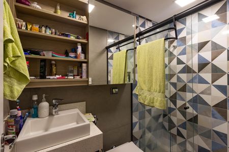 Apartamento à venda com 96m², 3 quartos e 2 vagas Apartamento à venda com 96m², 3 quartos e 2 vagasBanheiro social