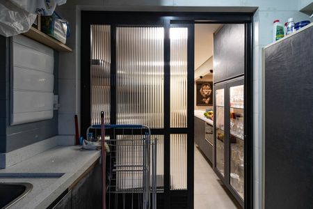 Apartamento à venda com 96m², 3 quartos e 2 vagas Apartamento à venda com 96m², 3 quartos e 2 vagasÁrea de Serviço