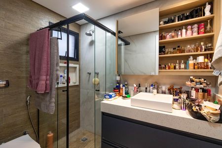 Apartamento à venda com 96m², 3 quartos e 2 vagas Apartamento à venda com 96m², 3 quartos e 2 vagasBanheiro da Suíte