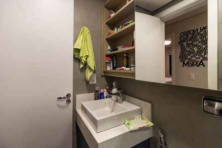 Apartamento à venda com 96m², 3 quartos e 2 vagas Apartamento à venda com 96m², 3 quartos e 2 vagasBanheiro social