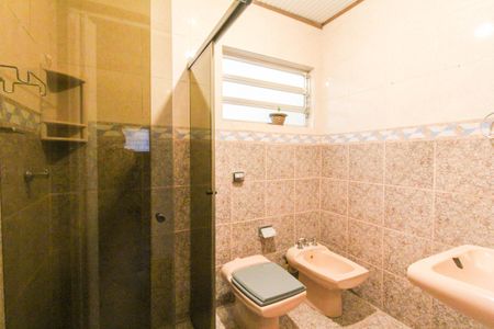 Casa à venda com 120m², 3 quartos e 2 vagas Casa à venda com 120m², 3 quartos e 2 vagasBanheiro