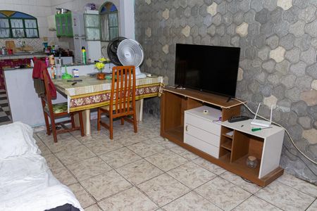 Casa à venda com 290m², 3 quartos e 2 vagas Casa à venda com 290m², 3 quartos e 2 vagasSala