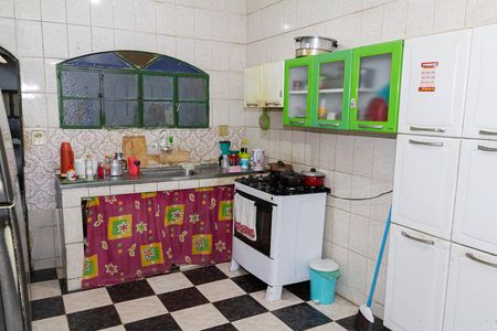 Casa à venda com 290m², 3 quartos e 2 vagas Casa à venda com 290m², 3 quartos e 2 vagasCozinha