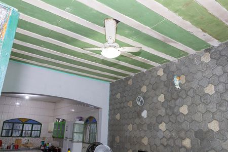 Casa à venda com 290m², 3 quartos e 2 vagas Casa à venda com 290m², 3 quartos e 2 vagasSala