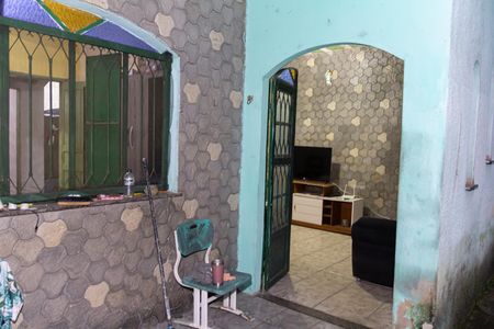 Casa à venda com 290m², 3 quartos e 2 vagas Casa à venda com 290m², 3 quartos e 2 vagasVaranda