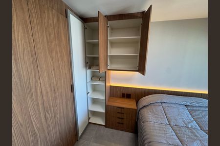 Sala/Quarto de apartamento à venda com 1 quarto, 30m² em Indianópolis, São Paulo