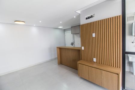 Sala  de apartamento para alugar com 2 quartos, 63m² em Alphaville Empresarial, Barueri