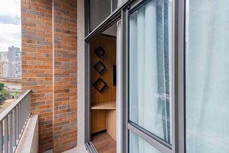 Varanda de kitnet/studio para alugar com 1 quarto, 25m² em Itaim Bibi, São Paulo