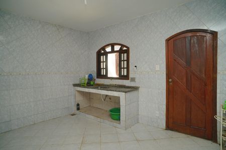 Casa para alugar com 76m², 2 quartos e 2 vagasCozinha