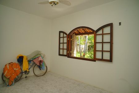 Quarto 1 de casa para alugar com 2 quartos, 76m² em Itapeba, Maricá