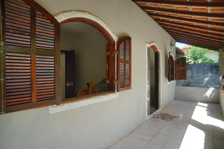 Casa para alugar com 76m², 2 quartos e 2 vagasVaranda