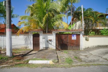 Casa para alugar com 76m², 2 quartos e 2 vagasFachada