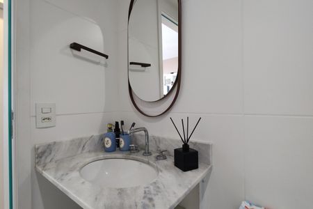 Apartamento à venda com 64m², 2 quartos e 1 vagaBanheiro Social