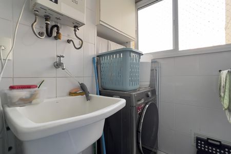 Apartamento à venda com 98m², 3 quartos e 2 vagas Apartamento à venda com 98m², 3 quartos e 2 vagasCozinha e Área de Serviço