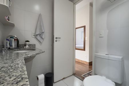Apartamento à venda com 98m², 3 quartos e 2 vagas Apartamento à venda com 98m², 3 quartos e 2 vagasBanheiro da Suíte