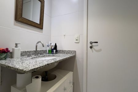 Apartamento à venda com 98m², 3 quartos e 2 vagas Apartamento à venda com 98m², 3 quartos e 2 vagasBanheiro