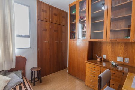 Apartamento à venda com 140m², 4 quartos e 2 vagasQuarto 4