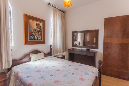 Suíte de apartamento à venda com 4 quartos, 140m² em Vila Paris, Belo Horizonte