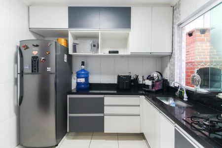 Casa de condomínio à venda com 94m², 2 quartos e 2 vagas Casa de condomínio à venda com 94m², 2 quartos e 2 vagasCozinha