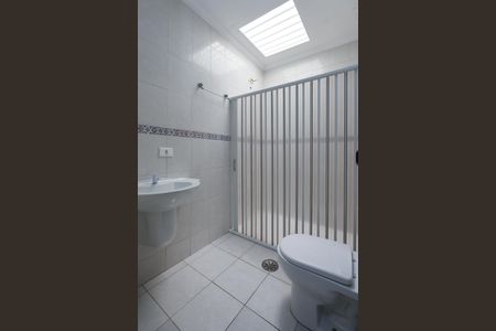 Casa para alugar com 200m², 2 quartos e 2 vagasBanheiro