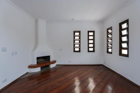 Casa para alugar com 200m², 2 quartos e 2 vagasSala