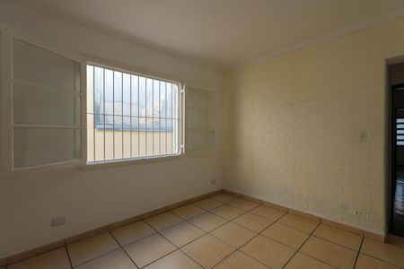 Casa para alugar com 200m², 2 quartos e 2 vagasQuarto 1