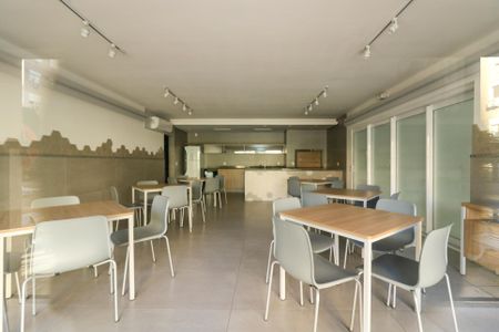 Apartamento à venda com 56m², 2 quartos e 1 vaga Apartamento à venda com 56m², 2 quartos e 1 vagaÁrea comum - Salão de festas
