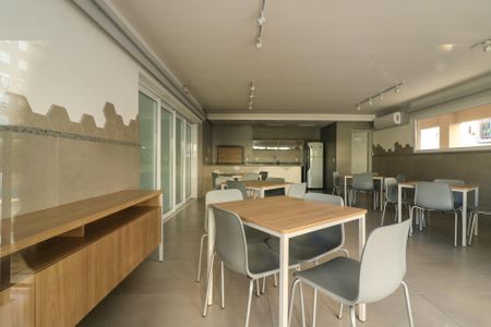 Apartamento à venda com 56m², 2 quartos e 1 vaga Apartamento à venda com 56m², 2 quartos e 1 vagaÁrea comum - Salão de festas