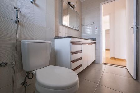 Apartamento à venda com 105m², 2 quartos e 1 vaga Apartamento à venda com 105m², 2 quartos e 1 vagaBanheiro