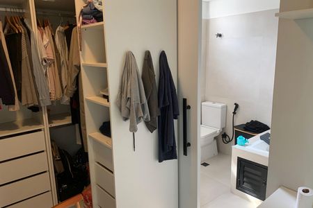 Apartamento para alugar com 154m², 3 quartos e 1 vaga Apartamento para alugar com 154m², 3 quartos e 1 vagaCloset da suíte