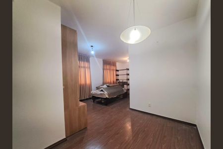 Apartamento à venda com 3 quartos, 97m² em Santa Efigênia, Belo Horizonte
