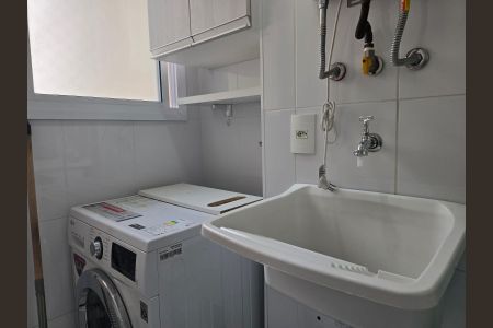 Apartamento para alugar com 68m², 2 quartos e 1 vagaÁrea de Serviço