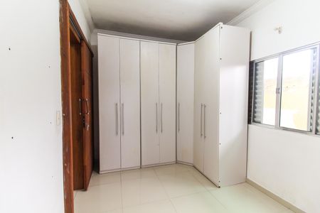 Casa para alugar com 125m², 2 quartos e 8 vagasQuarto 1