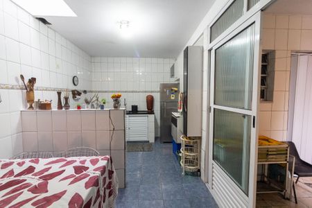 Casa para alugar com 280m², 3 quartos e 2 vagas Casa para alugar com 280m², 3 quartos e 2 vagasCozinha