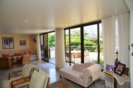 Apartamento à venda com 334m², 4 quartos e 6 vagasSala