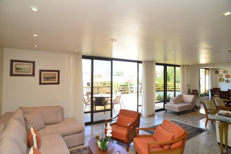 Apartamento à venda com 334m², 4 quartos e 6 vagasSala