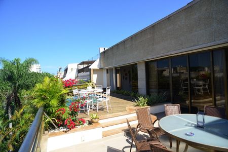 Apartamento à venda com 334m², 4 quartos e 6 vagasCobertura