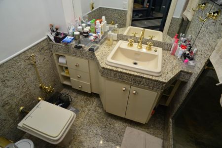 Apartamento à venda com 334m², 4 quartos e 6 vagasBanheiro Suíte 3