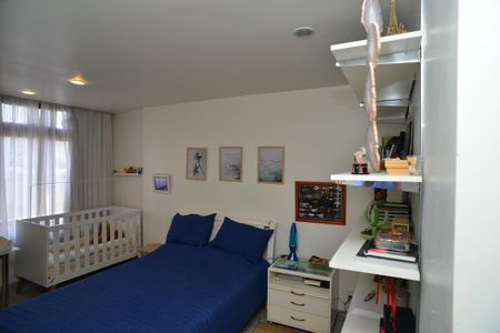 Apartamento à venda com 334m², 4 quartos e 6 vagasSuíte 3