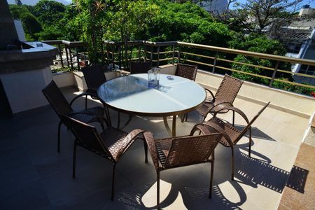 Apartamento à venda com 334m², 4 quartos e 6 vagasCobertura