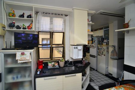 Apartamento à venda com 334m², 4 quartos e 6 vagasCozinha