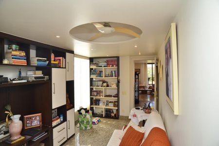 Apartamento à venda com 334m², 4 quartos e 6 vagasSala Privada