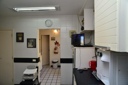 Apartamento à venda com 334m², 4 quartos e 6 vagasCozinha
